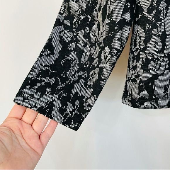 Siva Seventy Deluxe gray and black long sleeve top - Picture 11 of 12